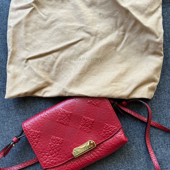 Authentic Burberry cross body bad - Picture 3 of 5